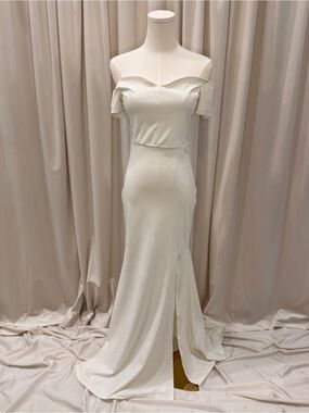 White Off Shoulder Mermaid Maxi Dress XS